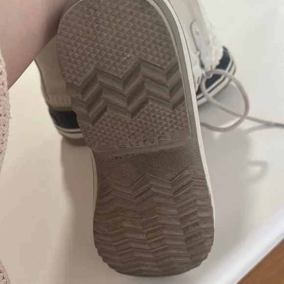 Sorel Winter Boots in Black and Cream - Picture 5 of 5